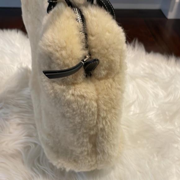 [SOLD] Celine Shearling Soft Cube Bag Cream Beige w. Black Leather White Stitch - Picture 13 of 15